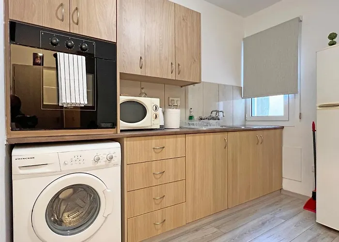 Albert's Center 101 Larnaca