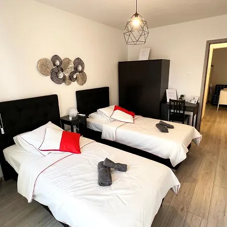 Albert's Center 101 לרנקה